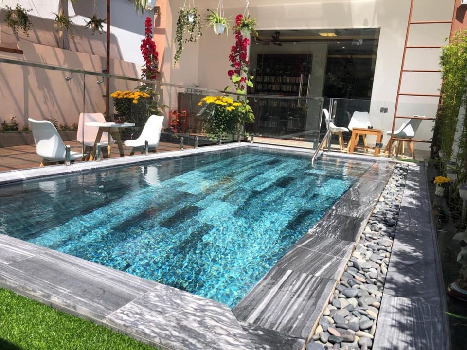 Spring, Lobby or reception, Decorative detail, Swimming pool