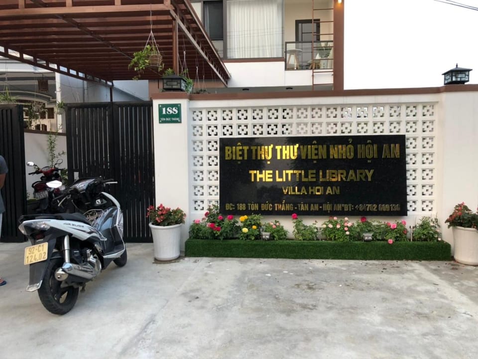 Facade/entrance, Property logo or sign