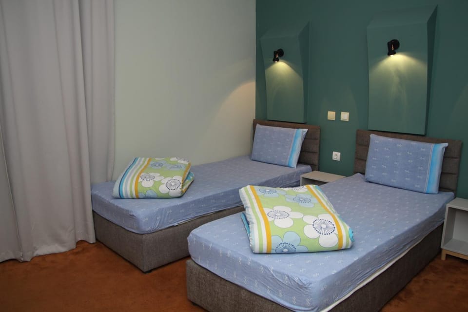 Bed, Garden, Bathroom, Bedroom