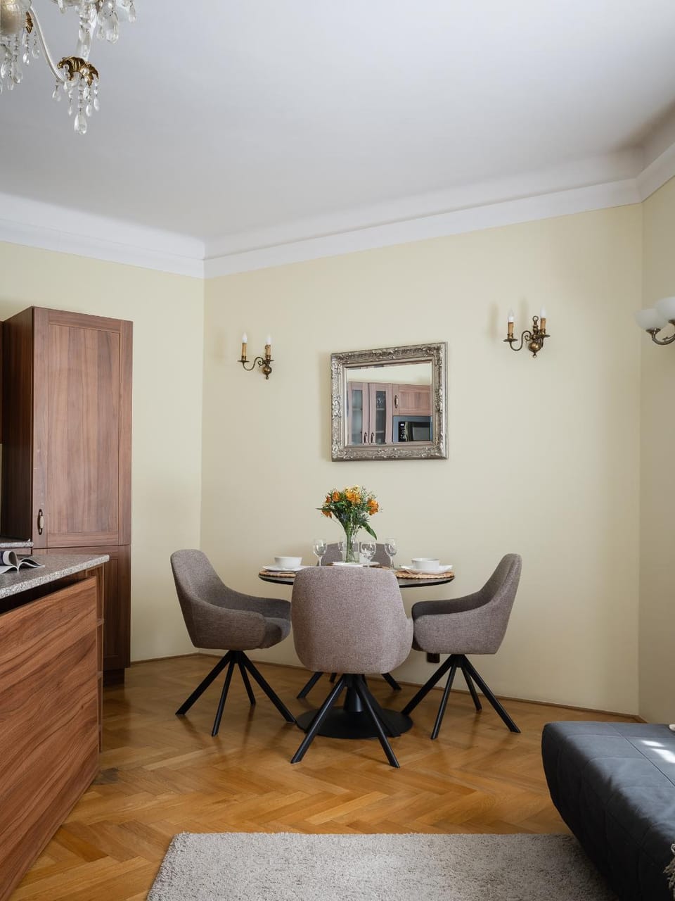 Living room, Seating area, Dining area