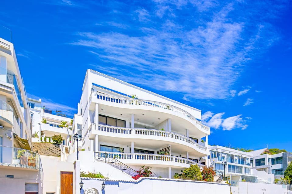 Clifton YOLO Spaces - Clifton Beachfront Apartments Apartment in Cape Town