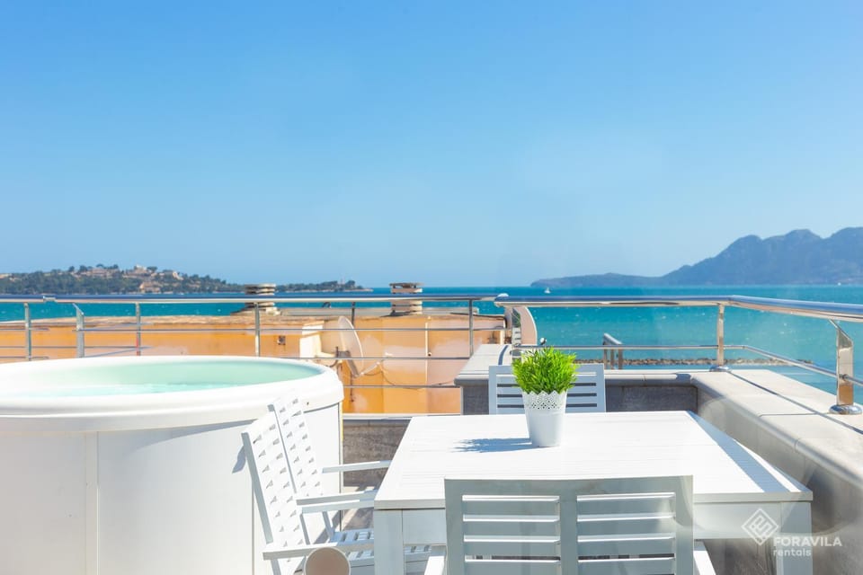 Off site, Hot Tub, Balcony/Terrace, Sea view