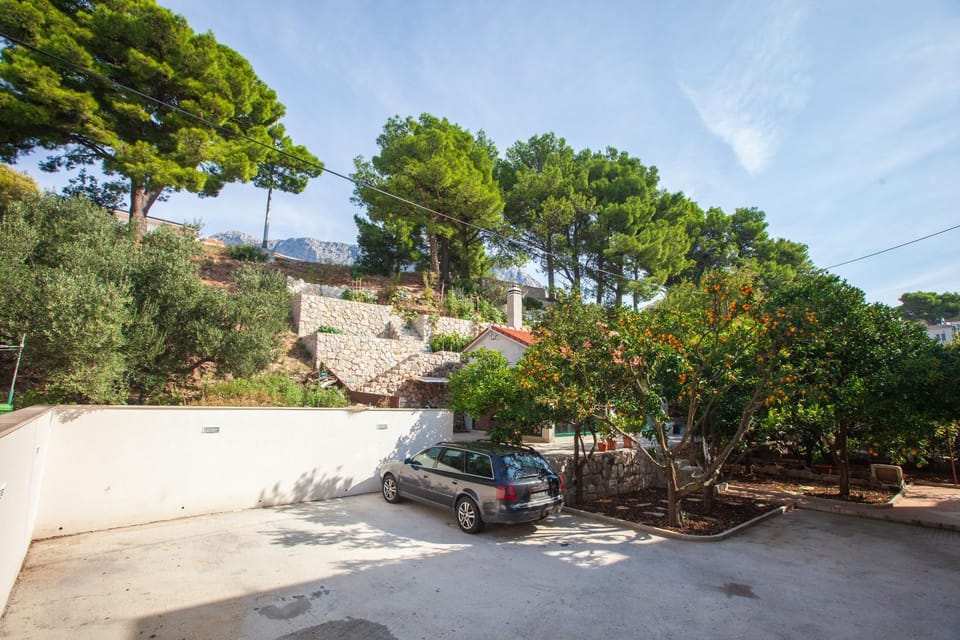 Property building, Parking