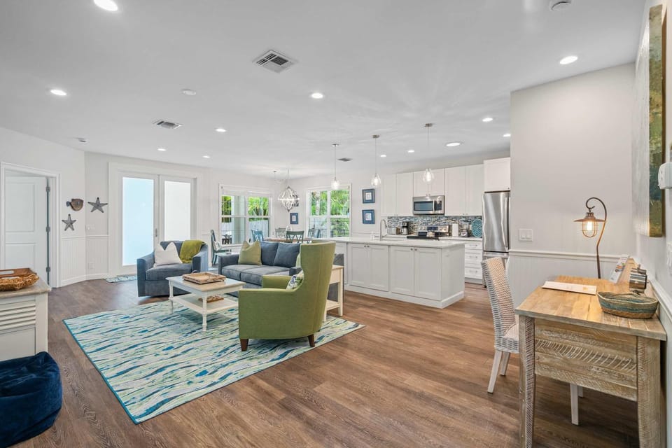 Living room, Seating area, Dining area