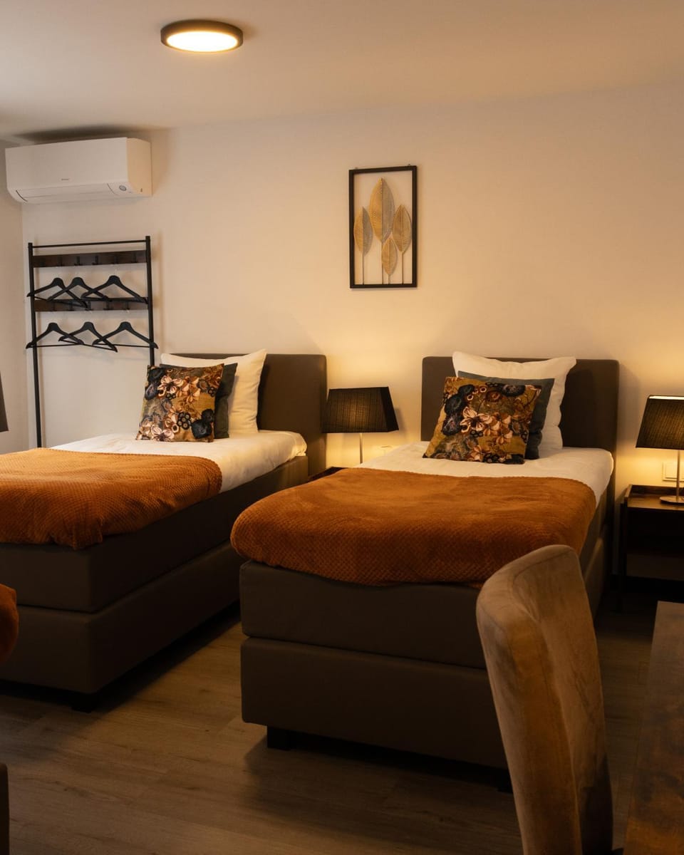 Bed, Bedroom, air conditioner