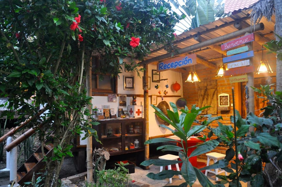 Property building, Garden, Lobby or reception, Garden view