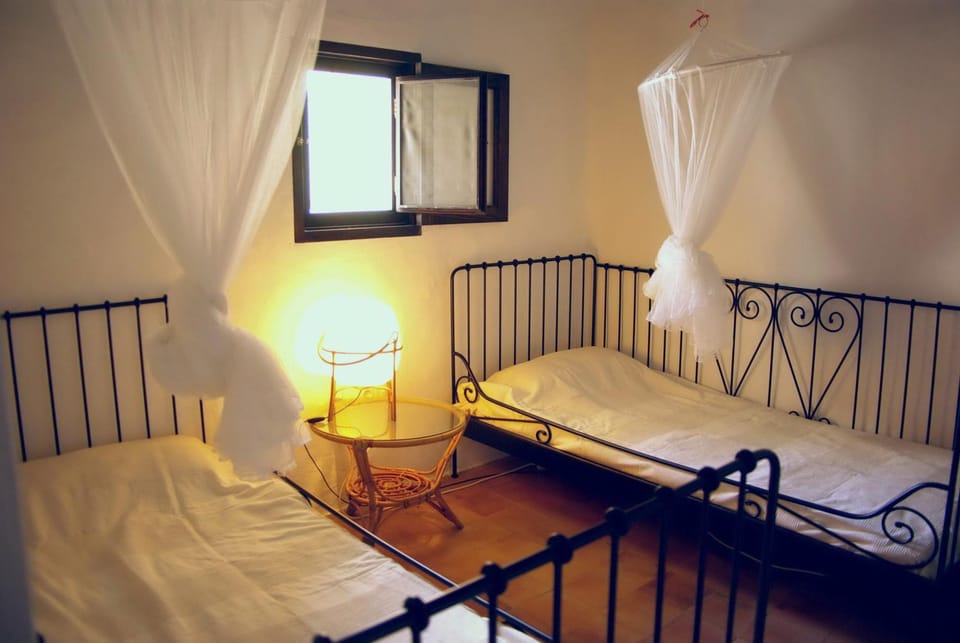 Photo of the whole room, Decorative detail
