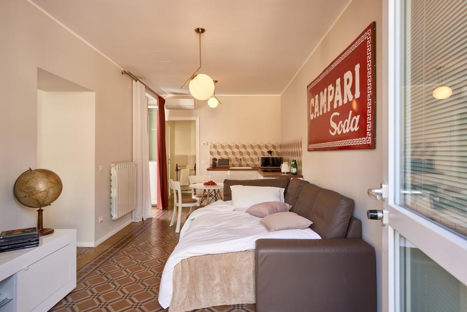 Bed, Living room, Seating area