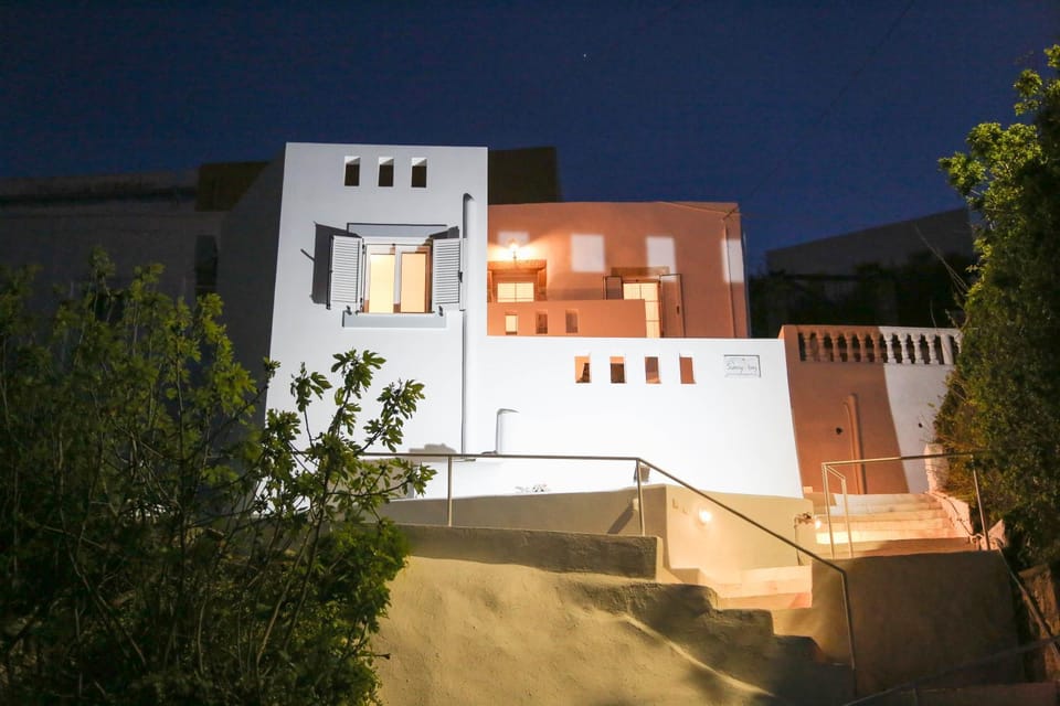 Property building, Facade/entrance, Balcony/Terrace