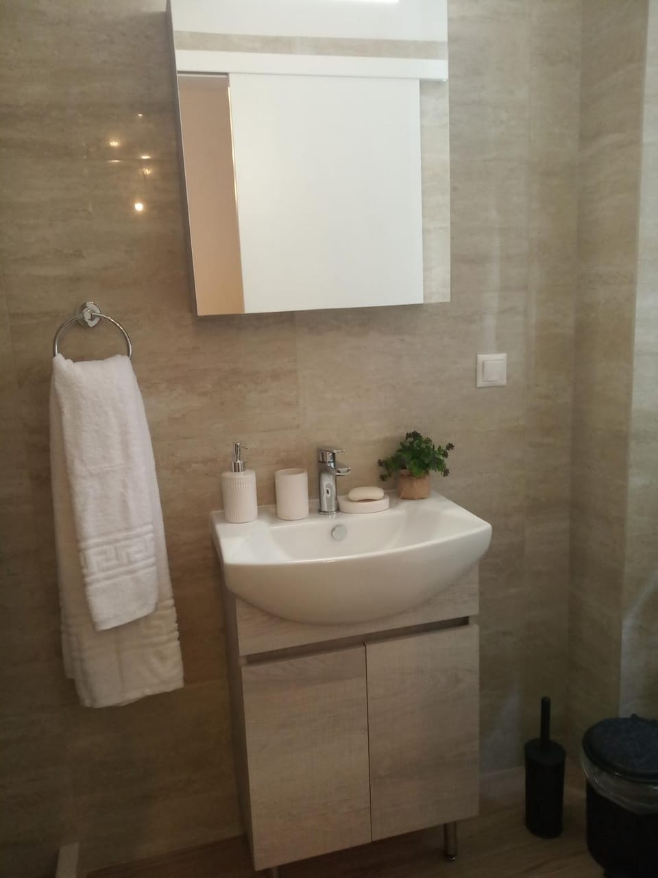 Bathroom, towels