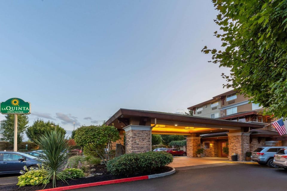 Property building, On site, Time of day, Sunset