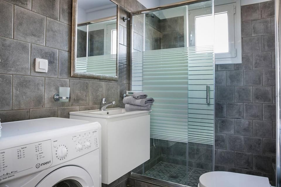 Julia's Luxury Suites #1, Travliata Cephallonia Apartment in Cephalonia