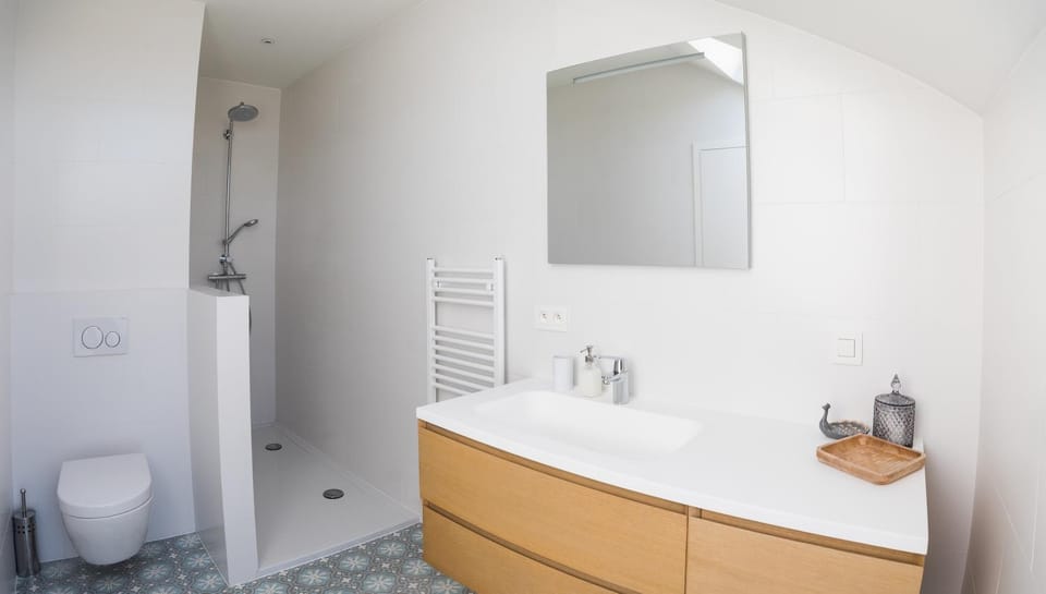 Shower, Toilet, Bathroom