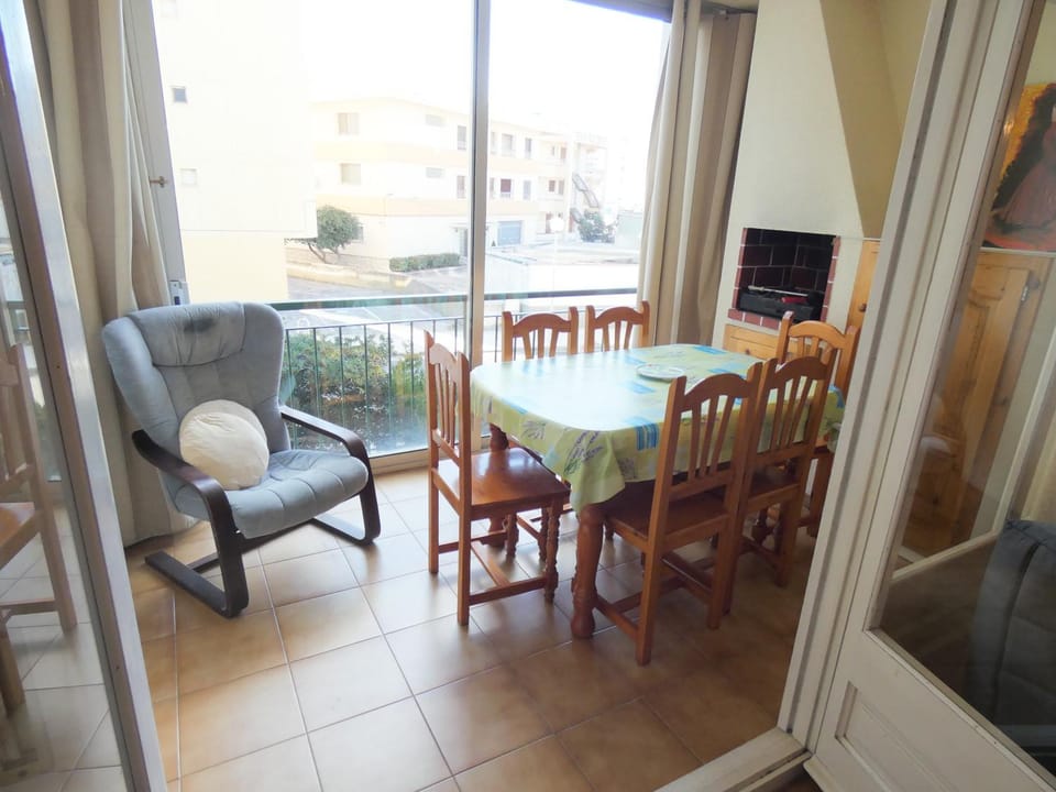 Golf 8 Apartment in Roses