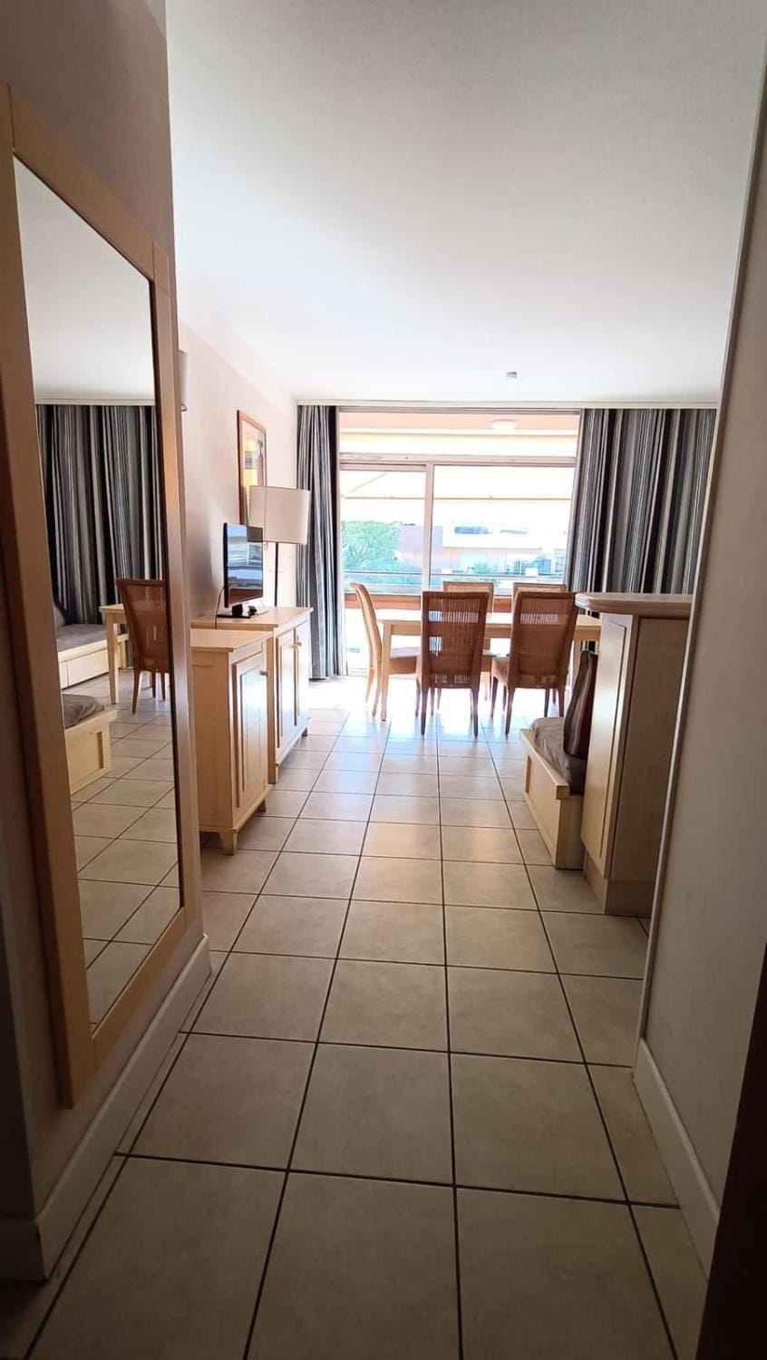 Inter-Résidences Heliotel Marine Apartment hotel in Cagnes-sur-Mer