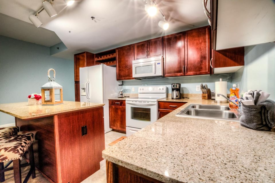 Laketown Wharf 537 By Aneliya House in Panama City Beach
