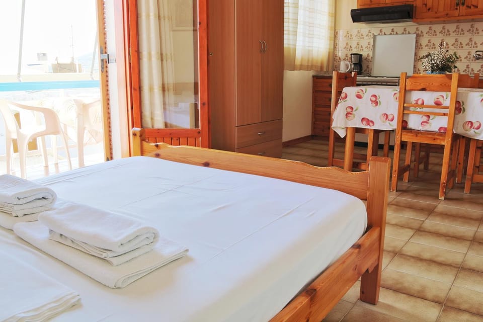 Seaview - selfcatering apartment - Helen No 2 Apartment in Argolis, Greece