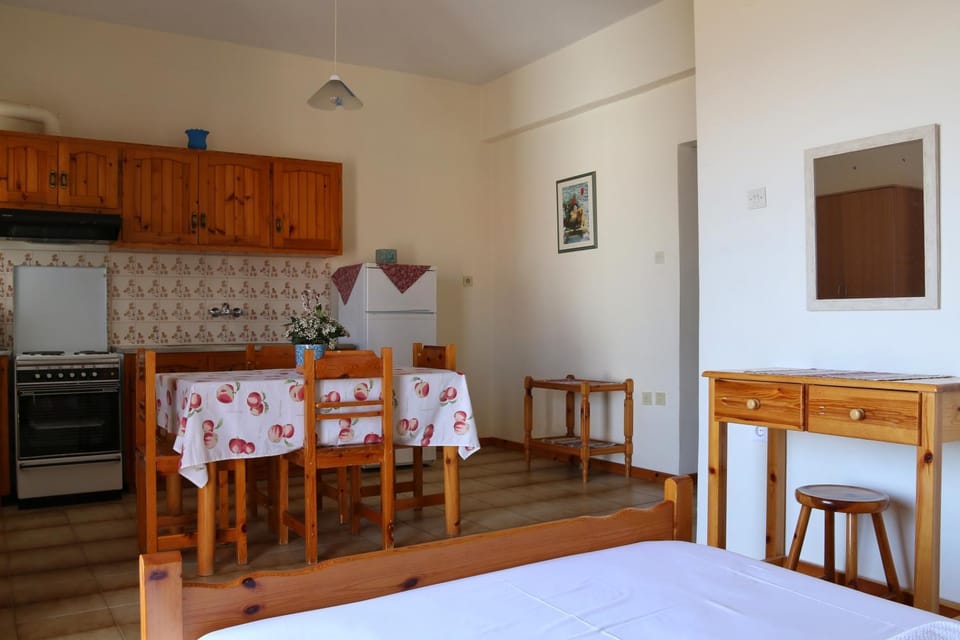 Seaview - selfcatering apartment - Helen No 2 Apartment in Argolis, Greece