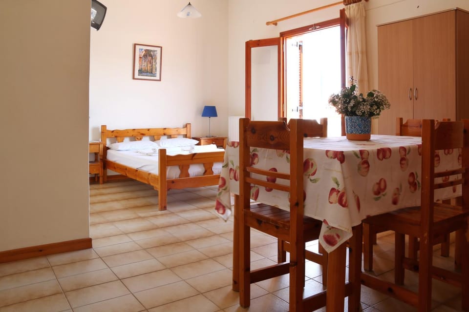 Seaview - selfcatering apartment - Helen No 2 Apartment in Argolis, Greece
