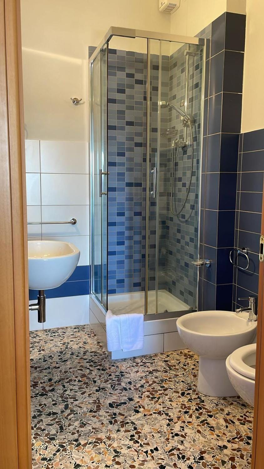 La Locomotiva Rooms Hotel in Marche