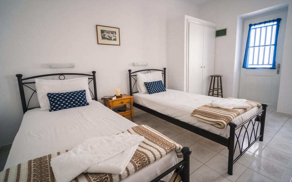 GIAMAKI APARTMENTS Hotel in Milos