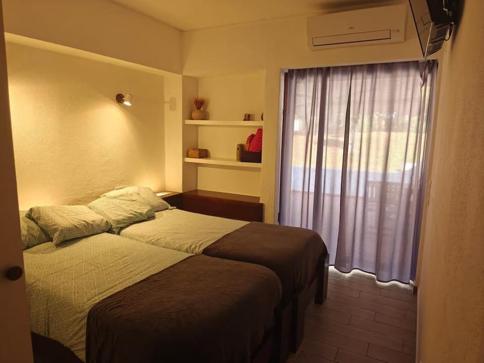Bed, TV and multimedia, Bedroom, air conditioner
