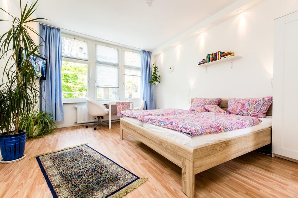 Day, Photo of the whole room
