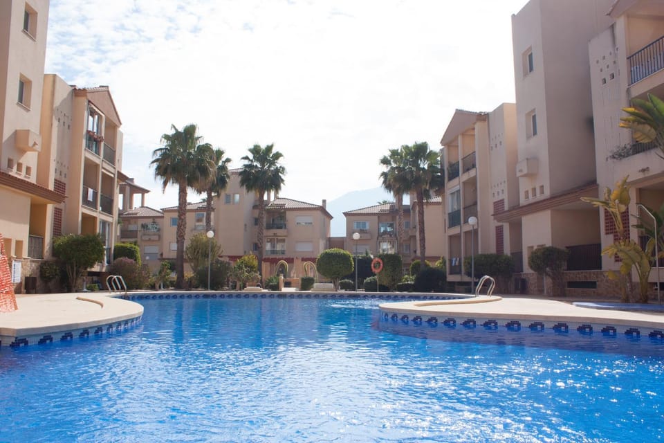 Garden, Area and facilities, Swimming pool