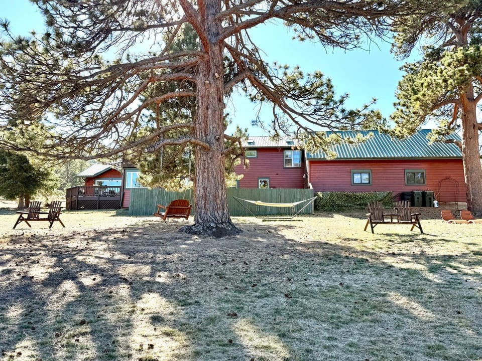 Mountain Shadows Cabins Cabin in Estes Park