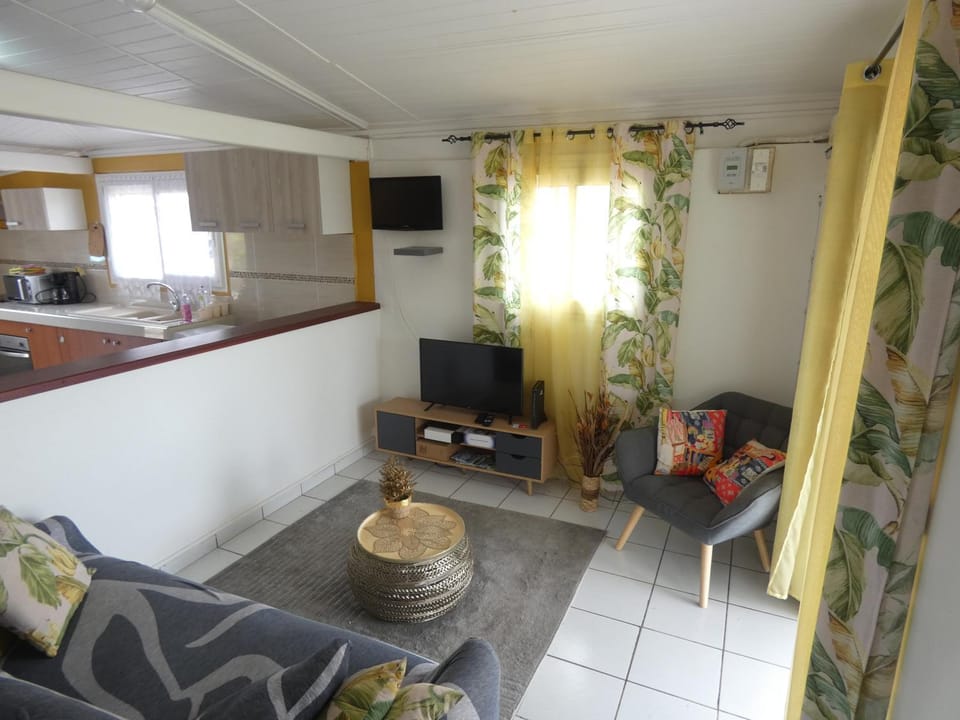 TV and multimedia, Seating area