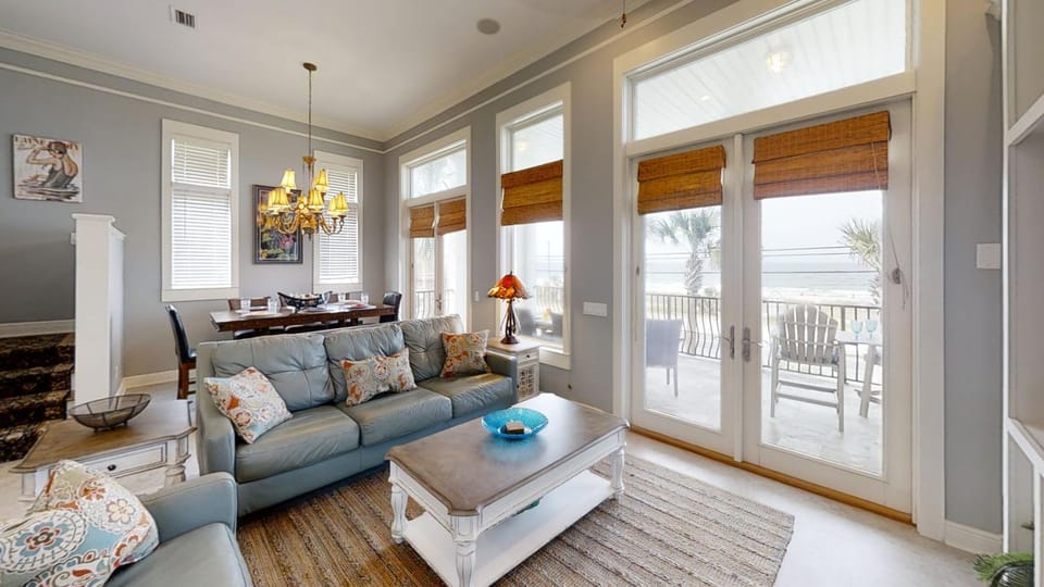 Front Beach House House in Laguna Beach