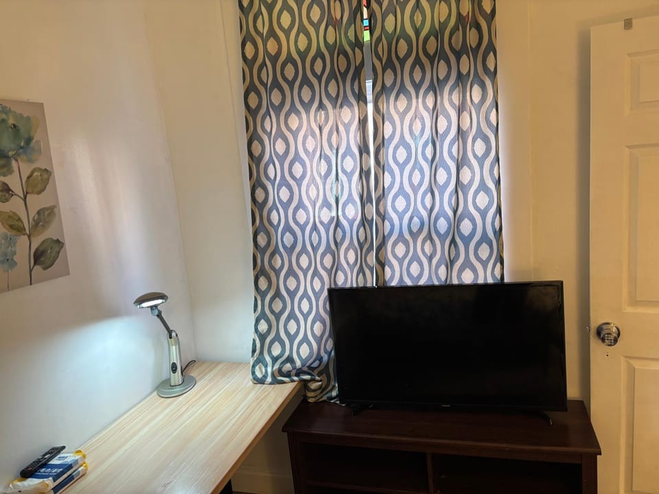 EN SUITE NEXT TO FELLS POINT Apartment in Baltimore