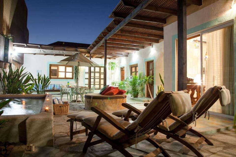 Downtown, private pool, historic house House in La Paz