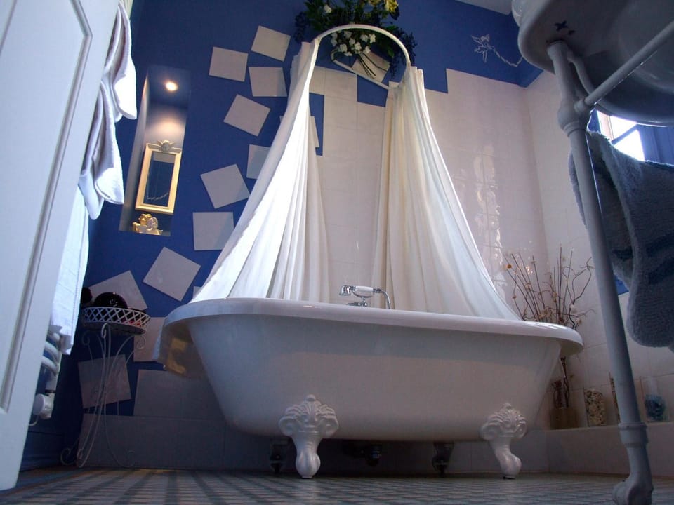 Bathroom, Decorative detail, Bedroom