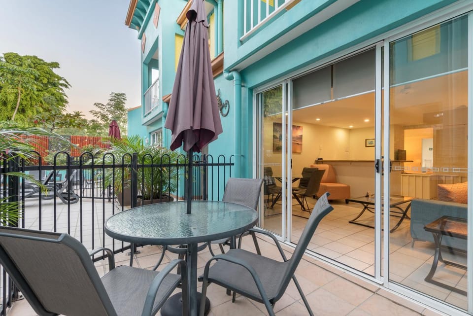 Patio, Balcony/Terrace, Seating area