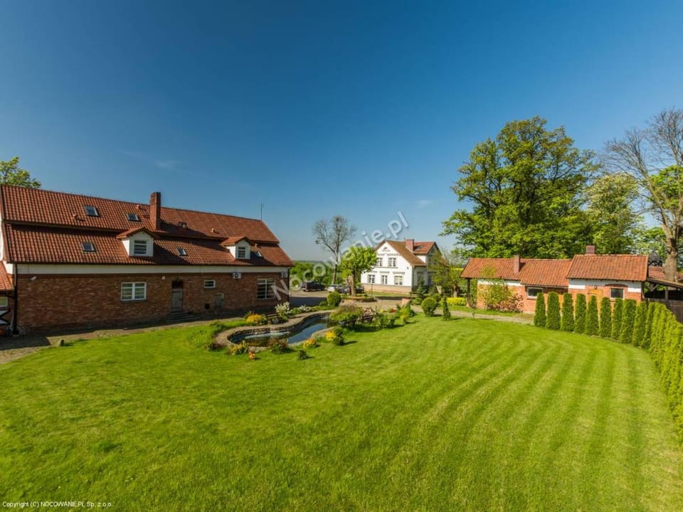 Property building, Neighbourhood