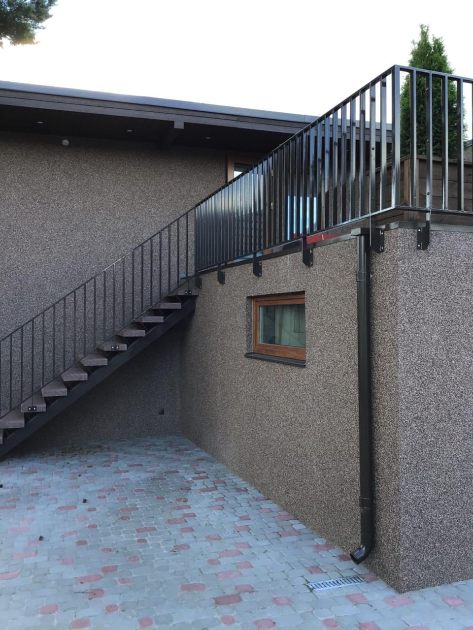 Facade/entrance