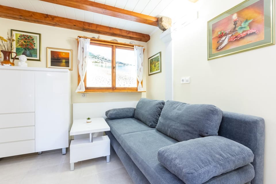 Apartment Sepat with Terrace Apartment in Lika-Senj County