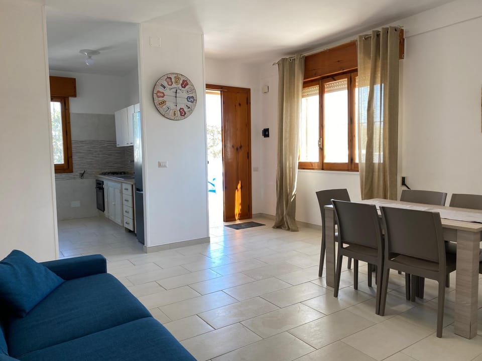 Kitchen or kitchenette, Living room, Dining area