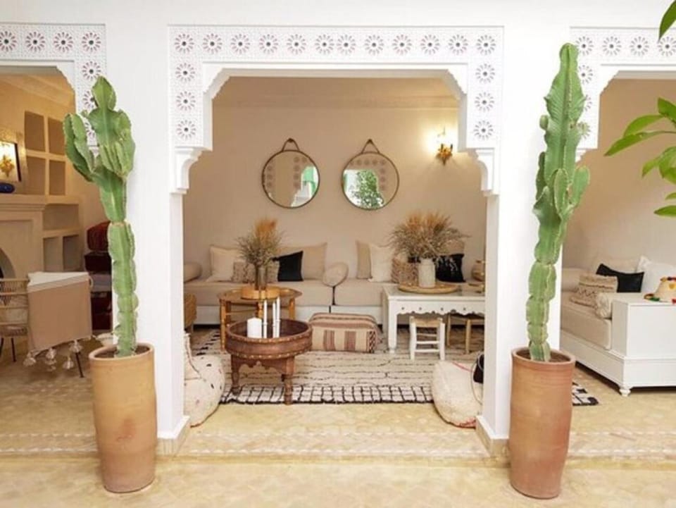Patio, Living room, Lobby or reception, Lounge or bar, Seating area, flat iron