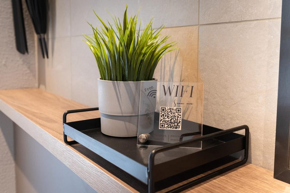 Facade/entrance, internet, internet, internet