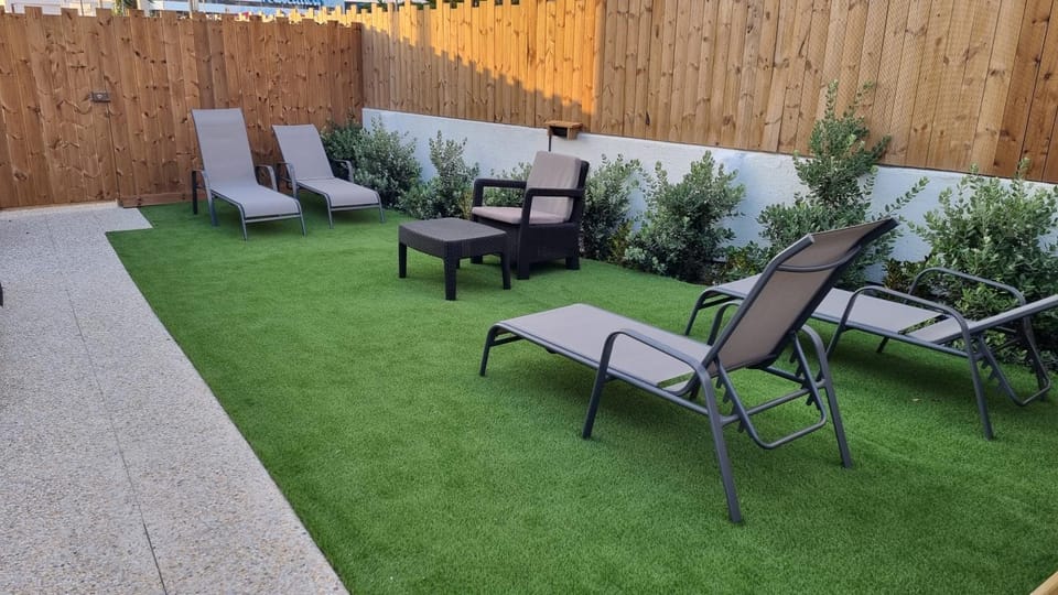Garden, sunbed