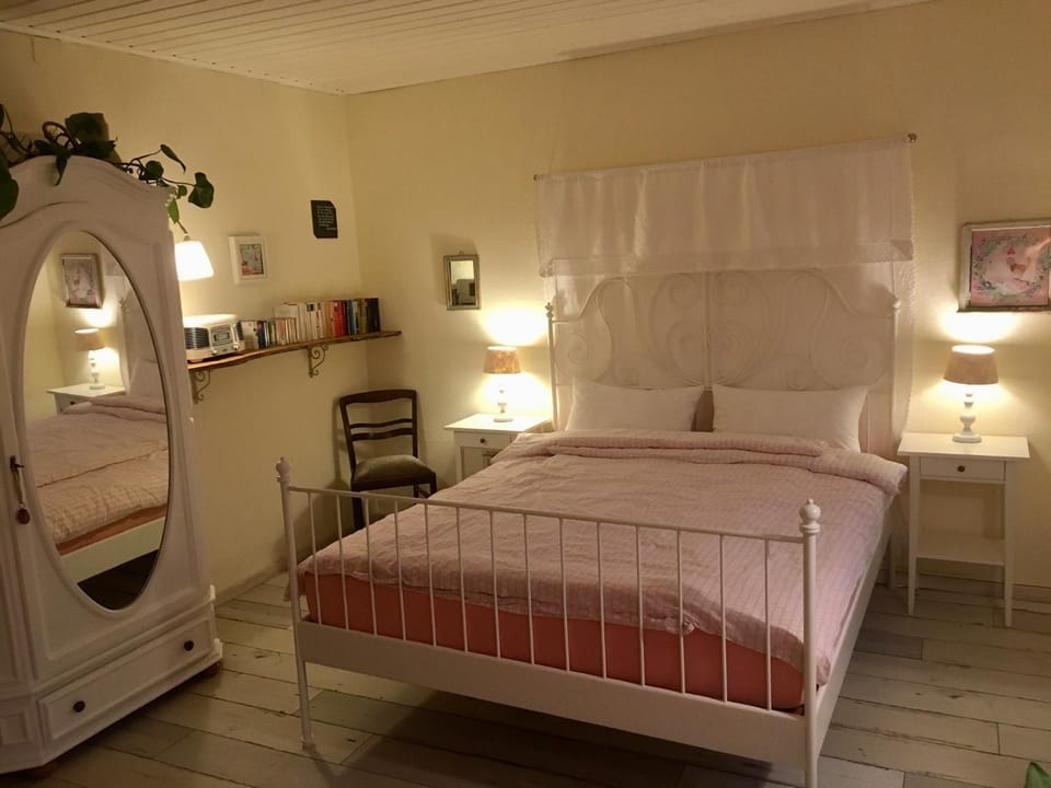 Bed, Decorative detail, Bedroom, wardrobe