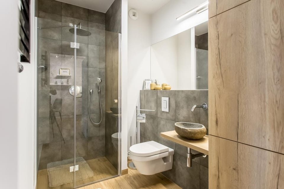 Shower, Toilet, Bathroom, heating, towels, washing machine, dryer