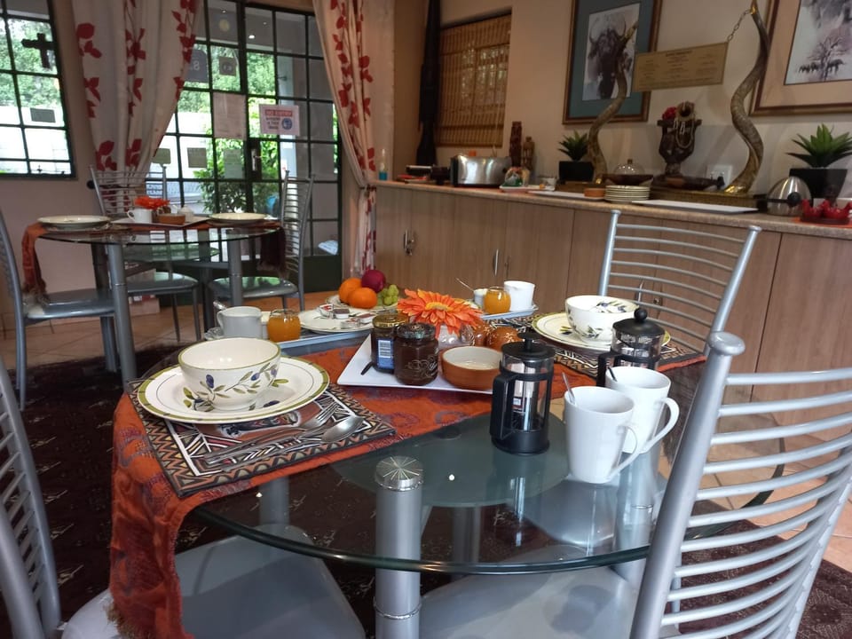 Dining area, Breakfast