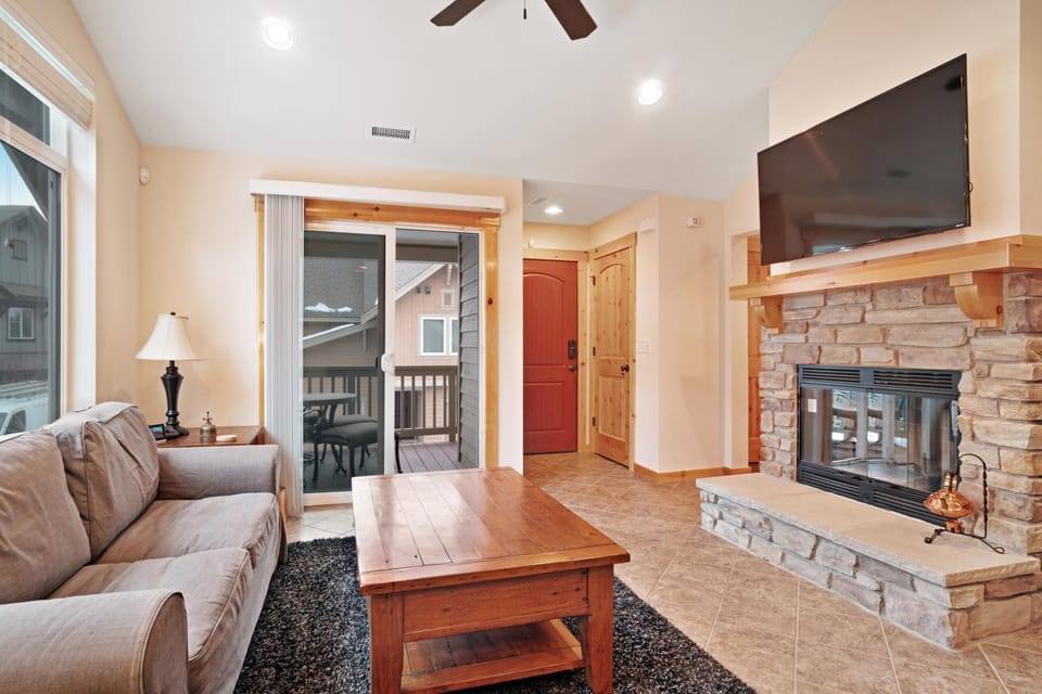 Runaway to the Ridge House in Roslyn