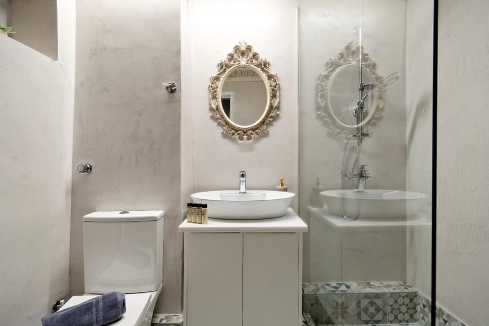 Shower, Bathroom