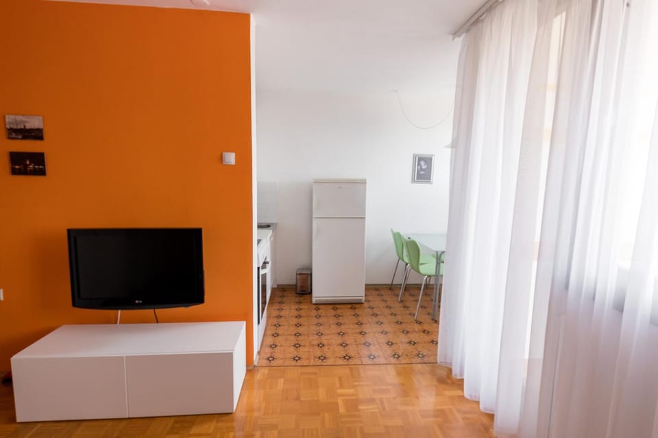 Coffee/tea facilities, Kitchen or kitchenette, Dining area