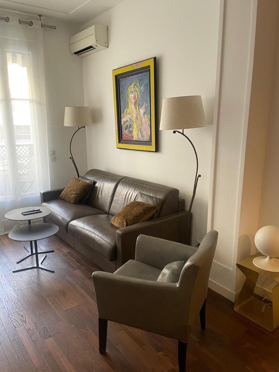 Living room, air conditioner