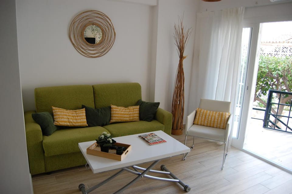 Communal lounge/ TV room, Bed, Decorative detail